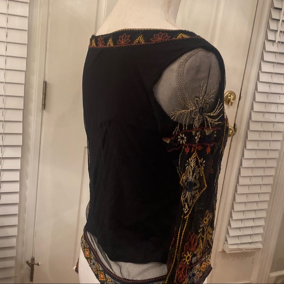 2/$25 American Eagle Outfitters Gorgeous Black Mesh Embroidered Top XS - Picture 4 of 8